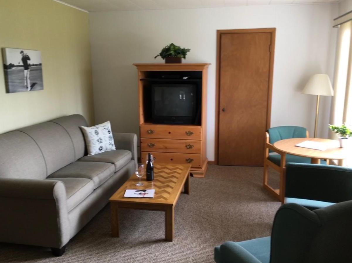 Maxwelton Braes Lodge & Golf Course Бейлис Харбър Екстериор снимка