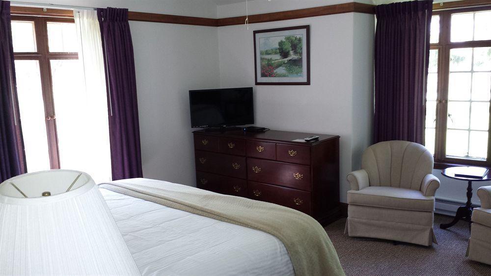 Maxwelton Braes Lodge & Golf Course Бейлис Харбър Екстериор снимка