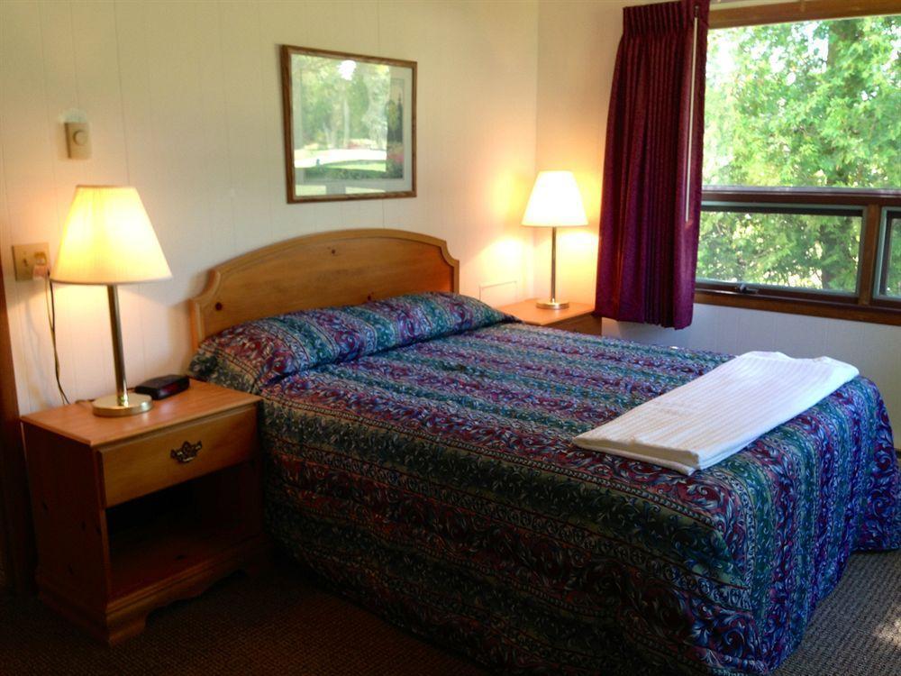 Maxwelton Braes Lodge & Golf Course Бейлис Харбър Екстериор снимка