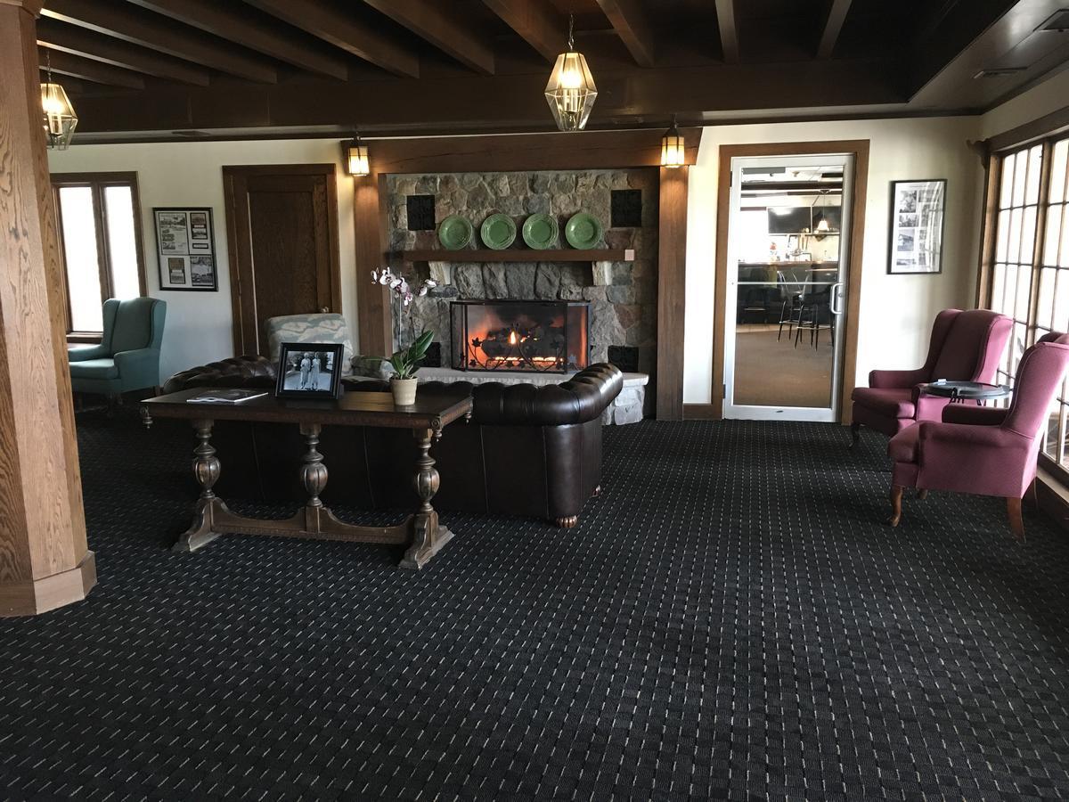 Maxwelton Braes Lodge & Golf Course Бейлис Харбър Екстериор снимка