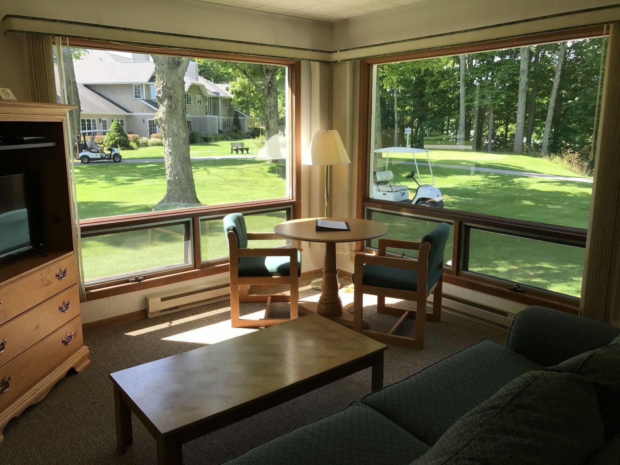 Maxwelton Braes Lodge & Golf Course Бейлис Харбър Екстериор снимка