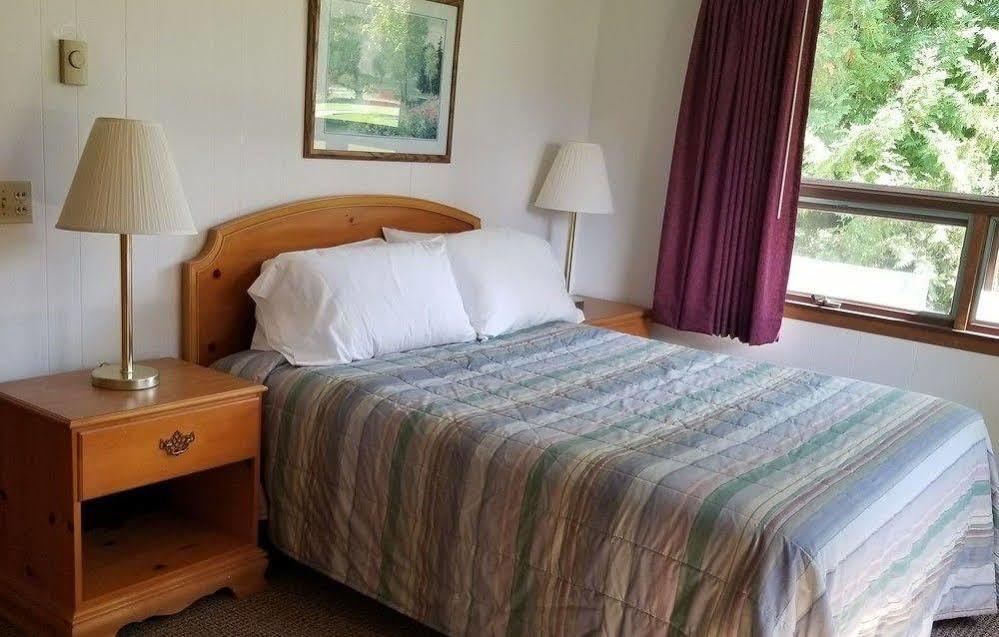 Maxwelton Braes Lodge & Golf Course Бейлис Харбър Екстериор снимка
